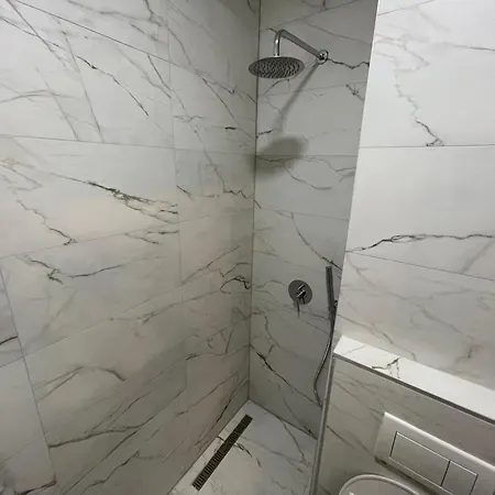 فندق مبيت وإفطار Amorino تيرانا