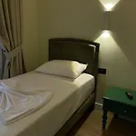 Oda ve Kahvaltı Amorino Tiran